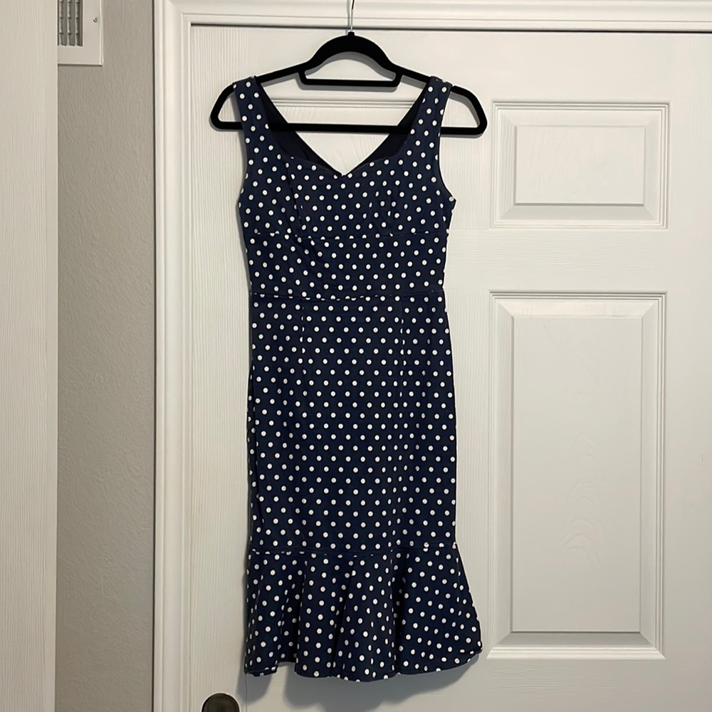 BLUE AND WHITE POLKA DOT DRESS/VINTAGE STYLE/HOUR GLASS/FLARE BOTTOM